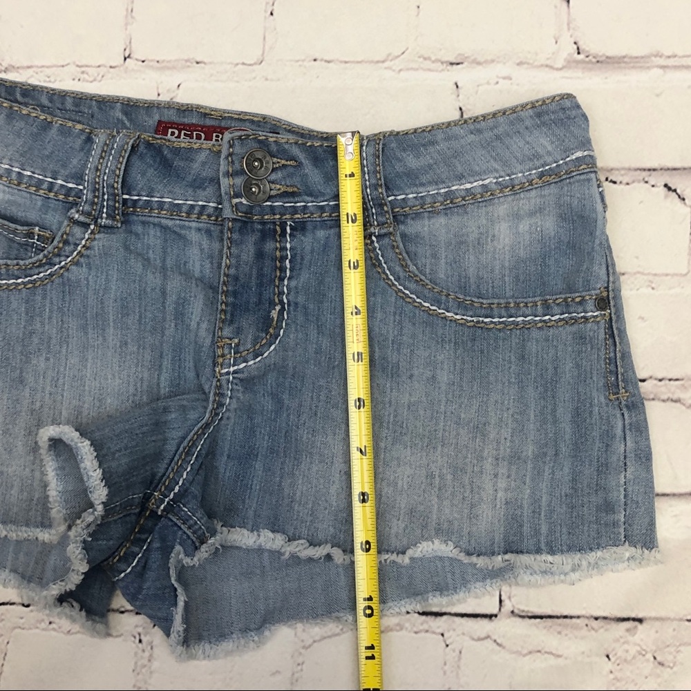 Red Rivet Jean Shorts - Picture 9 of 10